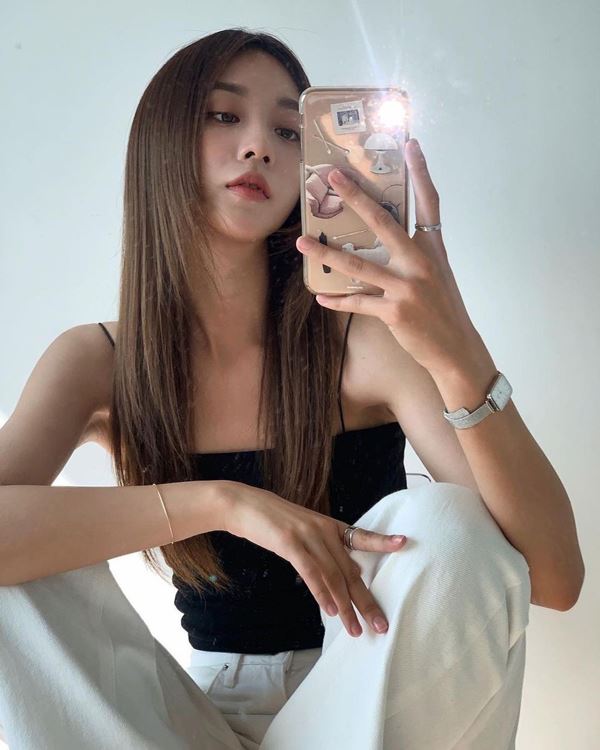 Quên tóc xoăn đi: Có 4 kiểu tóc thẳng trẻ trung hơn gấp bội, nhìn là muốn triển luôn-4