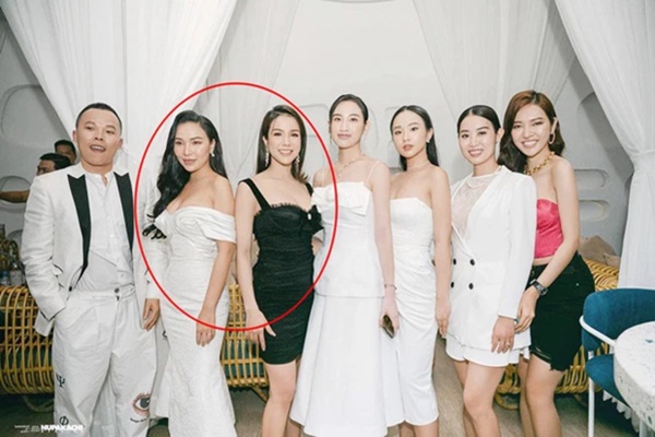 Diệp Lâm Anh và Quỳnh Thư: Bên kém sang dù đắp cả tá hàng hiệu, người sang chảnh với toàn đồ bình dân-16