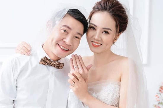 NS Công Lý lần đầu nói về chuyện nhập viện điều trị, bà xã kém 15 tuổi liền có động thái gì?
