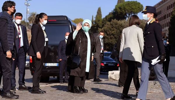 Cuộc hội ngộ giữa các Đệ nhất phu nhân: Vợ Tổng thống Pháp gây chú ý với chi tiết bất thường, nhân vật chiếm spotlight gây ngỡ ngàng-10