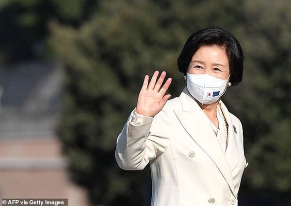 Cuộc hội ngộ giữa các Đệ nhất phu nhân: Vợ Tổng thống Pháp gây chú ý với chi tiết bất thường, nhân vật chiếm spotlight gây ngỡ ngàng-11