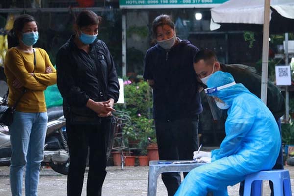 Không khí Halloween ngoài đường: Hà Nội vẫn vắng, Sài Gòn đông nghịt nhưng chưa thấy ai hoá trang-26