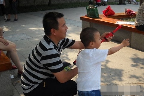 Muốn con mình sau này trở nên xuất sắc, có 4 điều cha phải đích thân làm với con, đừng làm thay mẹ-3