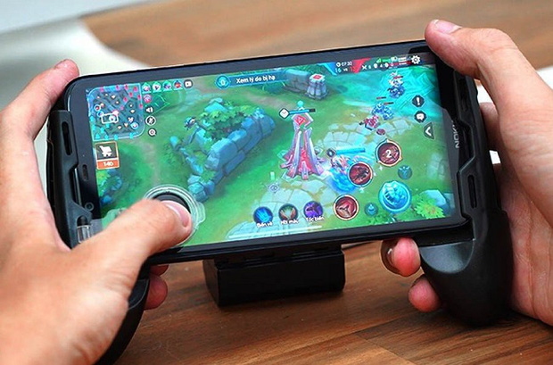 Học online: Phụ huynh lo lắng con thành game thủ, tính nết thay đổi-2