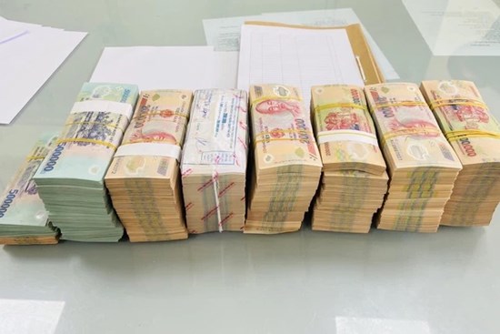 Mất hơn 300 triệu đồng sau khi nghe cú điện thoại mạo danh công an