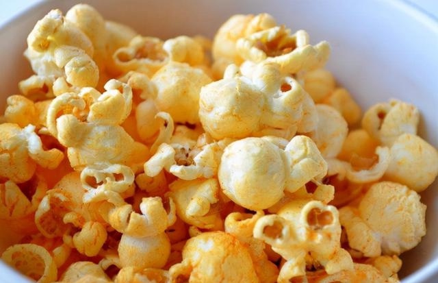 Làm bắp rang bơ vì sao không nổ, đầu bếp mách cách làm 50 hạt nổ đầy nồi-1