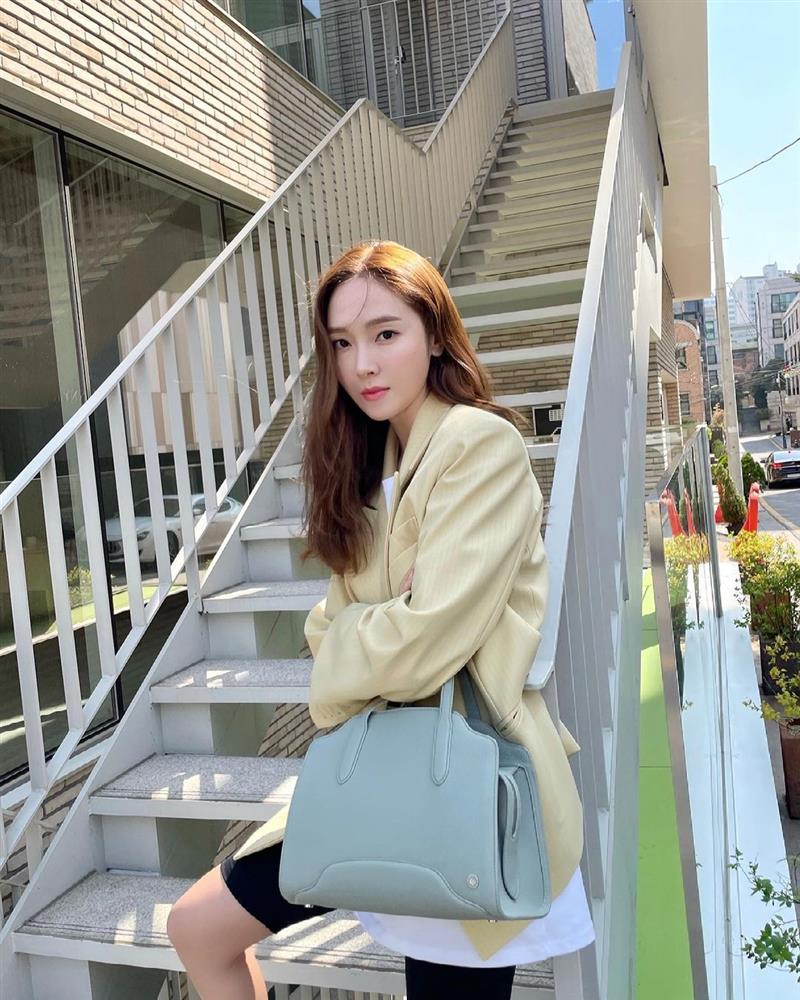 Sao Hàn 30+ rất chăm diện 5 items này để trông trẻ trung hơn tuổi-14