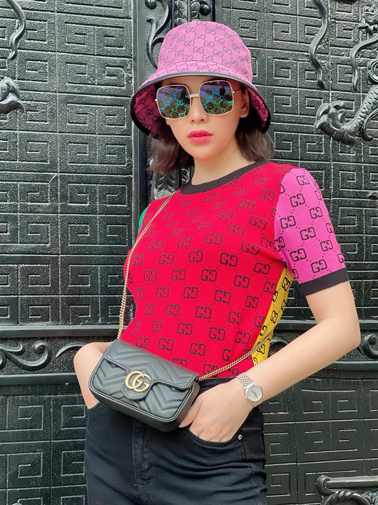 Diệp Lâm Anh và Quỳnh Thư: Bên kém sang dù đắp cả tá hàng hiệu, người sang chảnh với toàn đồ bình dân-3