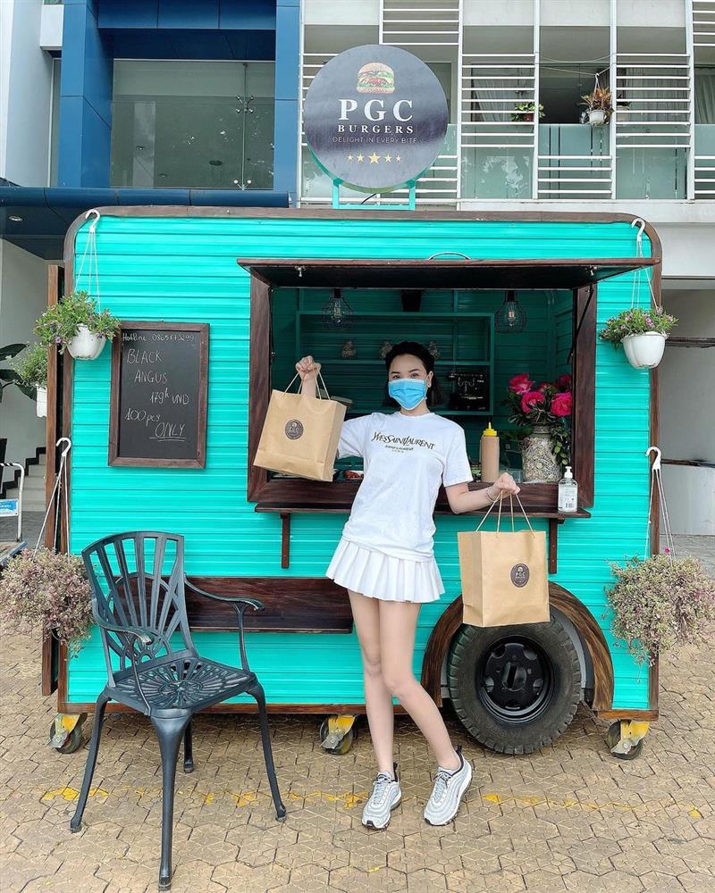 Diệp Lâm Anh và Quỳnh Thư: Bên kém sang dù đắp cả tá hàng hiệu, người sang chảnh với toàn đồ bình dân-6