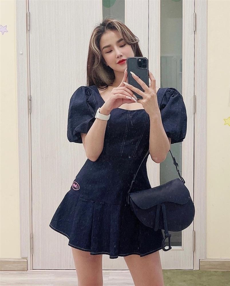 Diệp Lâm Anh và Quỳnh Thư: Bên kém sang dù đắp cả tá hàng hiệu, người sang chảnh với toàn đồ bình dân-11