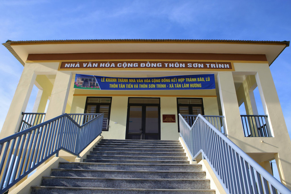 Nhà tránh lũ do ca sỹ Thủy Tiên tài trợ ở Hà Tĩnh: 1 huyện bù thêm 1,6 tỷ khi xây 2 căn-2