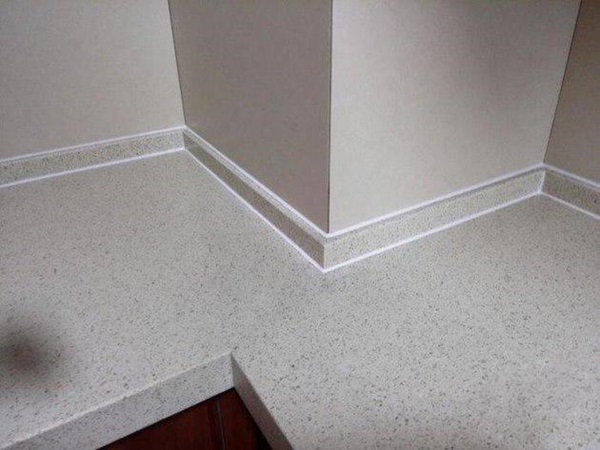 Keo silicon bị mốc và đen? Mách bạn cách sử dụng giấm trắng để dễ dàng loại bỏ vi khuẩn và vết bẩn-5