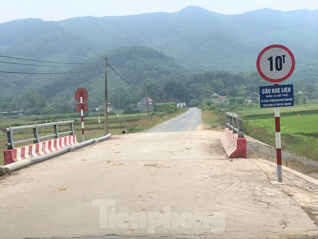 Thủy Tiên xây cầu chênh 645 triệu: Nhà thầu tiết lộ giá đã được làm việc lại, chủ đầu tư nói không biết, chính quyền khẳng định minh bạch-2