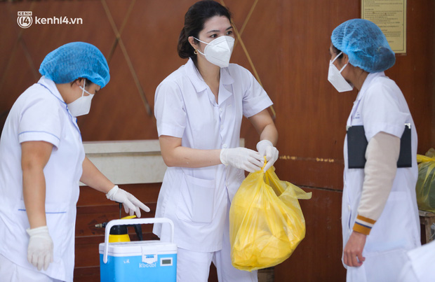 Hà Nội: F1 chuyển thành F0, thần tốc truy vết những người liên quan tại KĐT Kim Văn Kim Lũ-9