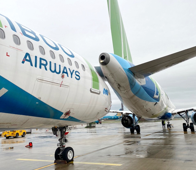 Hai máy bay Airbus A321 va nhau tại sân bay Nội Bài-1