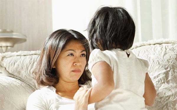 Dạy con hiếu thảo: Nếu trẻ mắc 1 trong 4 điểm này, cha mẹ phải sửa cho con ngay!-1