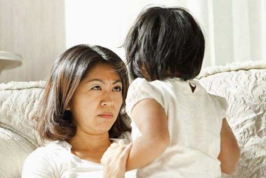 Dạy con hiếu thảo: Nếu trẻ mắc 1 trong 4 điểm này, cha mẹ phải sửa cho con ngay!