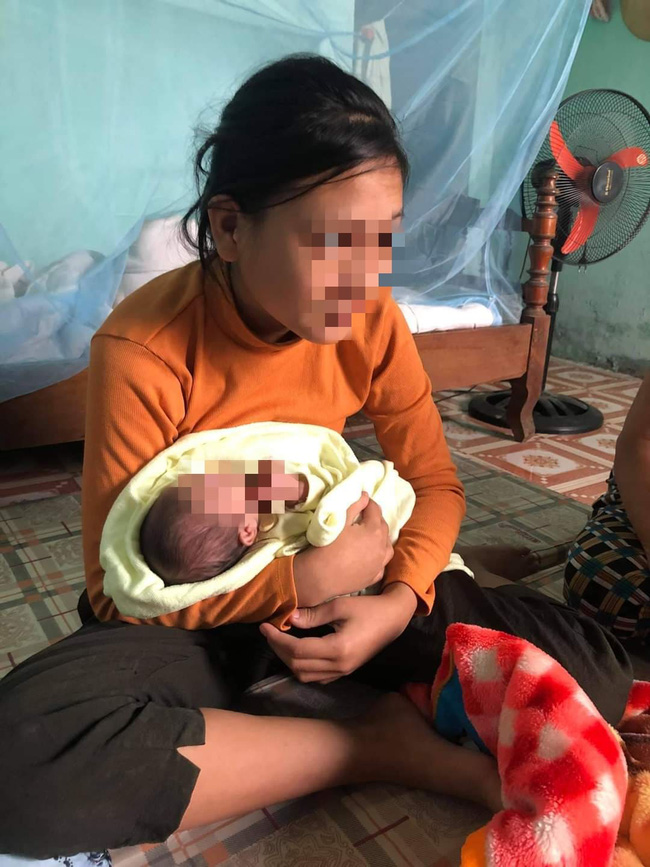 Bé gái khù khờ bị hiếp dâm, làm mẹ ở tuổi 15-1