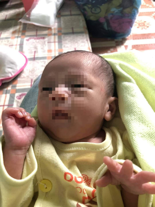 Bé gái khù khờ bị hiếp dâm, làm mẹ ở tuổi 15-2