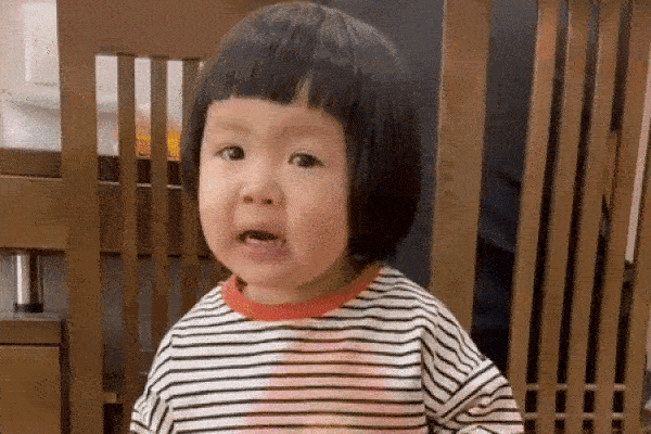 Mẹ bé gái 1,5 tuổi dạy con thuộc làu kỹ năng bảo vệ bản thân, đáng khen nhất là thái độ quyết liệt trước người lạ