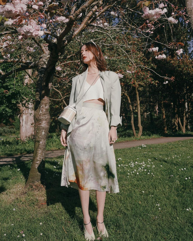 12 cách diện blazer + chân váy khiến ai cũng phải trầm trồ khen bạn mặc đẹp-5