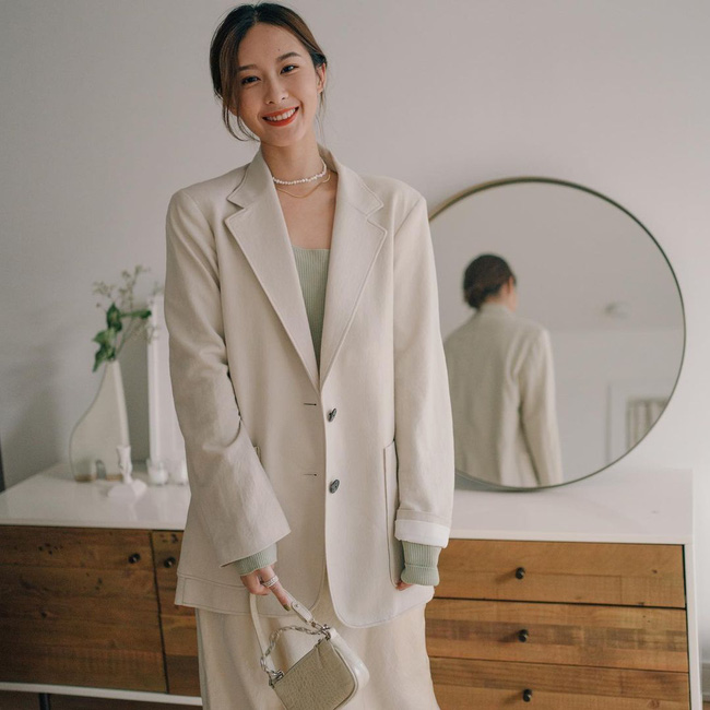 12 cách diện blazer + chân váy khiến ai cũng phải trầm trồ khen bạn mặc đẹp-6