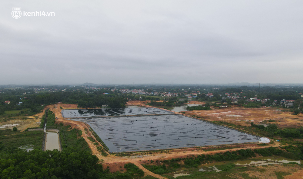 Hà Nội: Cận cảnh hồ chứa của bãi rác lớn nhất Hà Nội quá tải vì mưa nhiều-4