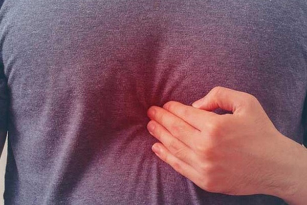 Lưỡi đột nhiên chuyển sang màu trắng, rất có thể bạn đã mắc một trong những bệnh nguy hiểm sau!-5