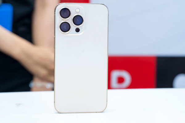 Giá iPhone 13 xách tay giảm tới hơn 10 triệu đồng sau 2 tháng-2