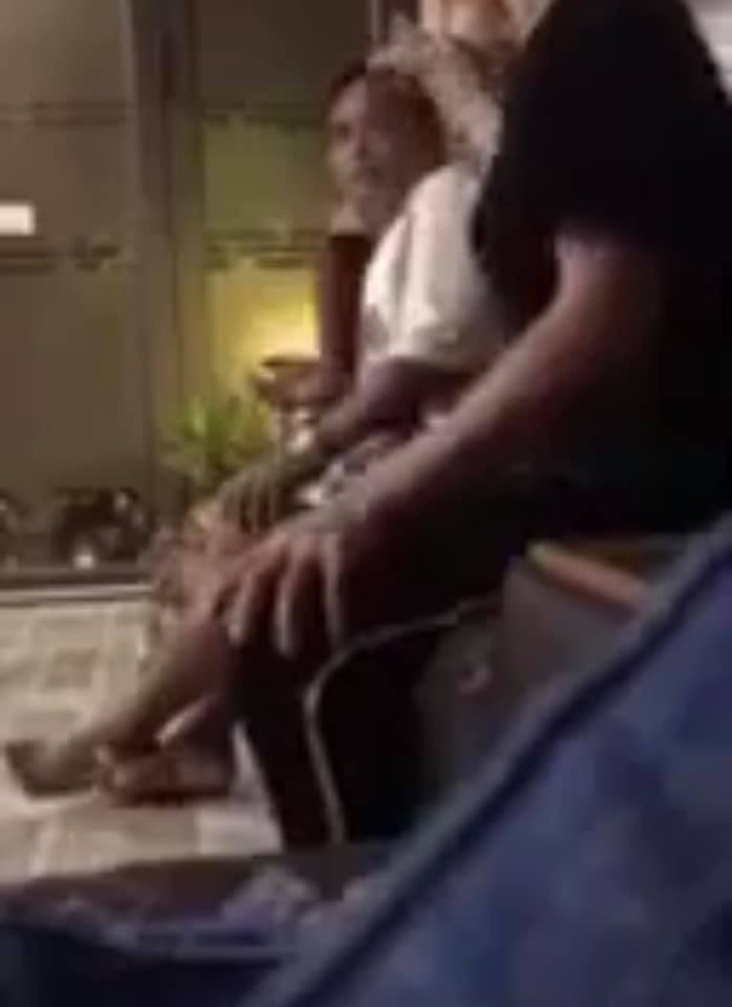 Rò rỉ loạt ảnh nghi Hồ Văn Cường có hành động không hay với chính bố ruột?-4