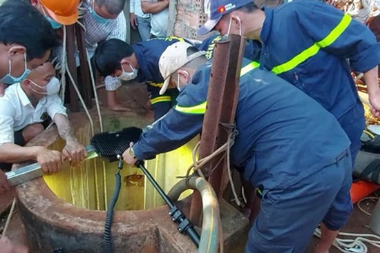 Bé 3 tuổi không may ngã xuống giếng nước sâu 30m của gia đình, tử vong thương tâm