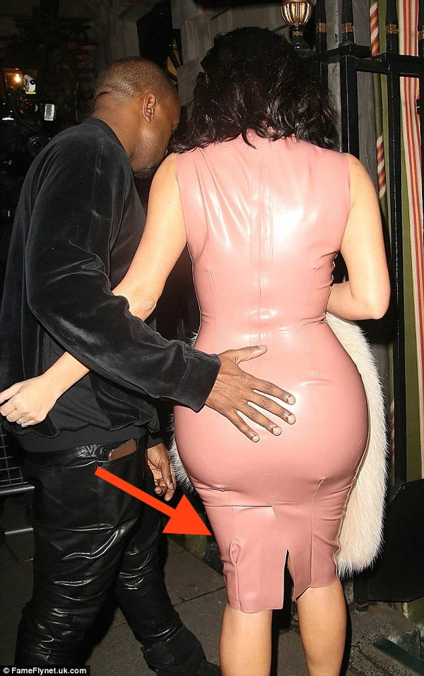 Kim Kardashian lại bục váy, lòi tói 1 thứ hóa ra là chiêu trò cả!-11