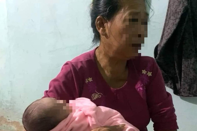 Lời kể đau xót của mẹ bé gái 15 tuổi bị xâm hại đến sinh con-2