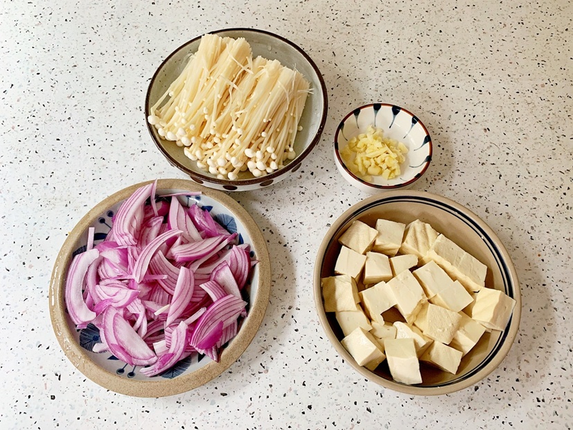 Chỉ 20 phút nấu 1 món canh mà đủ rau đủ thịt, ăn cơm cũng ngon mà ăn không cũng đủ ấm lòng!-1