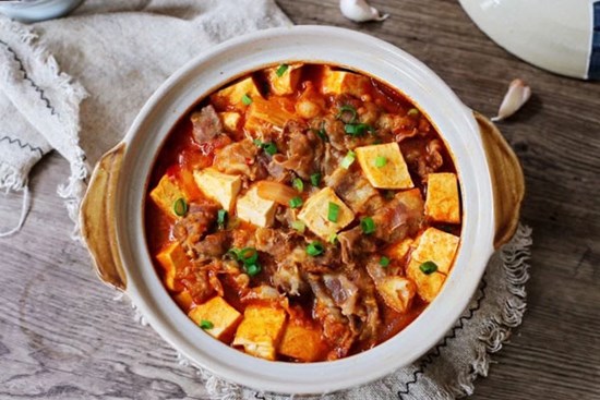 Chỉ 20 phút nấu 1 món canh mà đủ rau đủ thịt, ăn cơm cũng ngon mà ăn không cũng đủ ấm lòng!