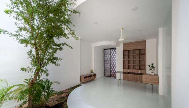 Rũ bỏ thiết kế lối mòn, đưa khoảng sân ra phía sau, đây là ngôi nhà Việt tiêu tốn quá nhiều chất xám cho phần thiết kế-6