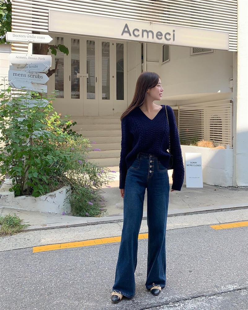 Áo len mặc với kiểu quần nào là đẹp nhất? 5 gợi ý từ gái Hàn sẽ giúp style của bạn đột phá-11