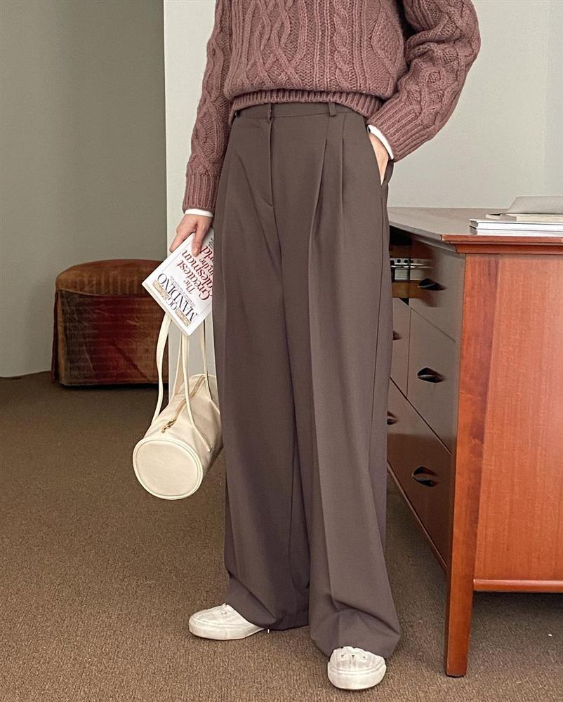 Áo len mặc với kiểu quần nào là đẹp nhất? 5 gợi ý từ gái Hàn sẽ giúp style của bạn đột phá-14