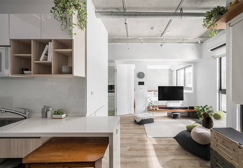 Tổ ấm mini của cặp vợ chồng trẻ với những tấm gương xuyên thấu và không gian giải trí cực chất-2