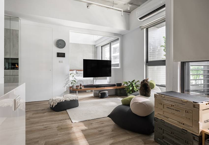 Tổ ấm mini của cặp vợ chồng trẻ với những tấm gương xuyên thấu và không gian giải trí cực chất-8