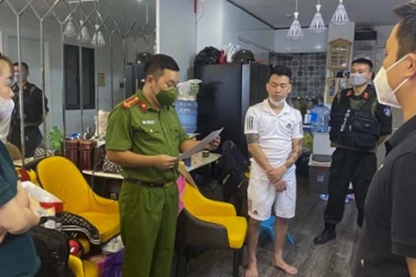 Chồng sắp bị tử hình, vợ cùng tình nhân tiếp tục buôn ma túy-3