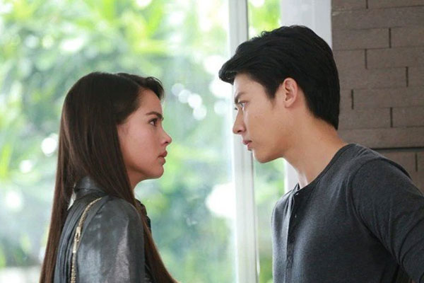 Người đàn ông xăm trổ cầu hôn theo cách thô lỗ khiến tôi hoang mang-2