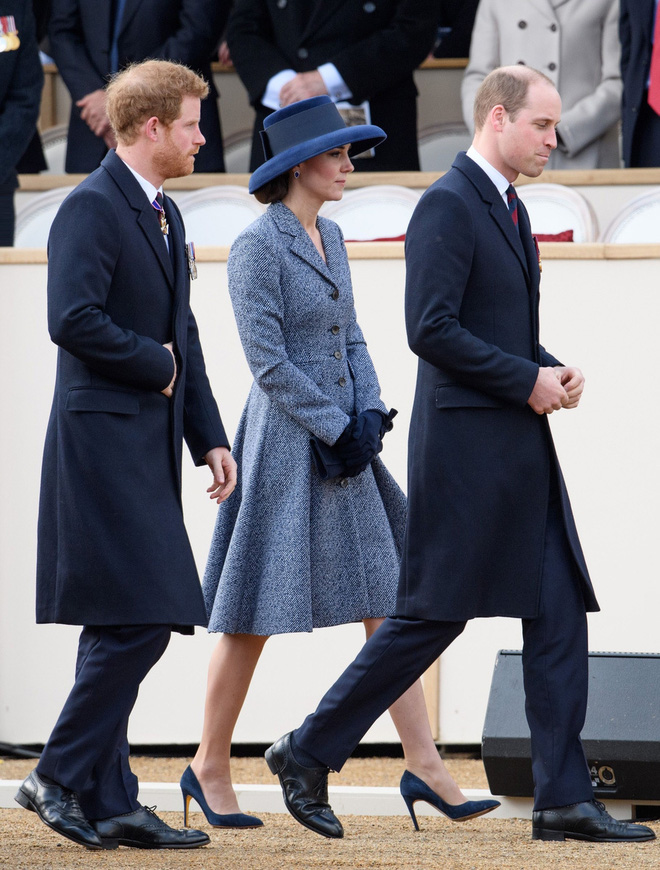 Công nương Kate diện cùng 1 mẫu giày tới 15 sự kiện trong suốt 6 năm, bí ẩn đằng sau nghe mà thấy xịn-3