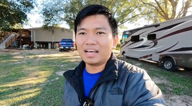 Triệu phú gốc Việt tiết lộ nguồn gốc số tiền giúp Khoa Pug sang Mỹ sống sung sướng, mua máy bay - mở nhà hàng-2