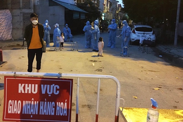 Phụ huynh sợ Covid-19, nhiều trẻ suýt tử vong vì sốt xuất huyết-2