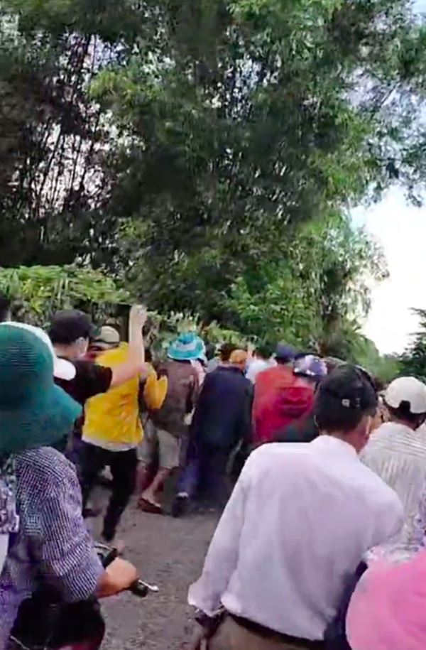 Bất ngờ lý do bà Phương Hằng quay xe ra về, không thể vào bên trong Thiền am bên bờ vũ trụ-1