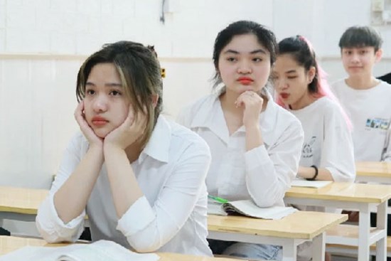 Bắt đầu từ năm học 2022 - 2023, học sinh THPT chỉ học 7 môn bắt buộc so với 13 môn như hiện tại, chi tiết cụ thể như sau