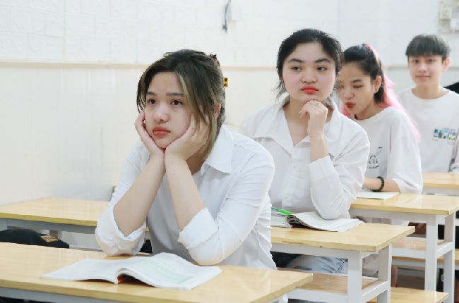 Bắt đầu từ năm học 2022 - 2023, học sinh THPT chỉ học 7 môn bắt buộc so với 13 môn như hiện tại, chi tiết cụ thể như sau-1