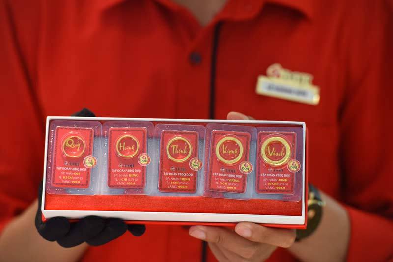 Giá vàng hôm nay 5/11: USD leo thang, vàng tăng dựng đứng-1