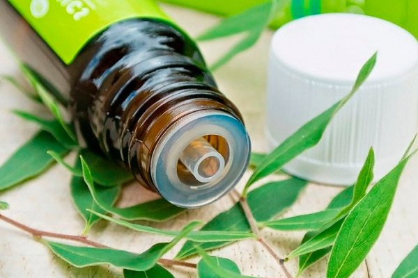 Mùa đông giày vẫn bốc mùi khó chịu khiến bạn mất tự tin? Đừng lo, chỉ cần rắc một thìa bột này là chúng sẽ thơm tho trở lại ngay-2